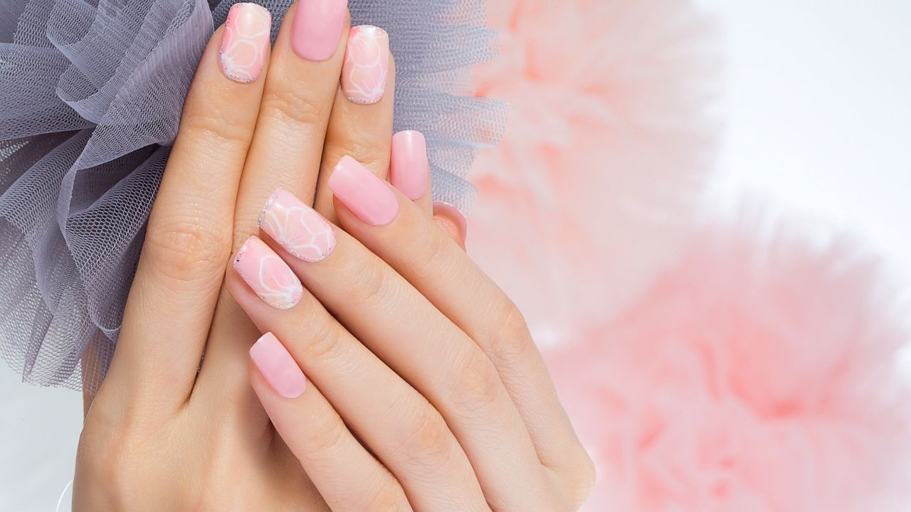 Coconut Oil is Good For Your Nails: Here's How to Use It